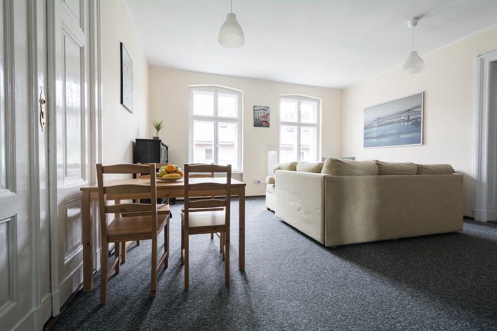 Hostel Awangarda Poznań Extérieur photo