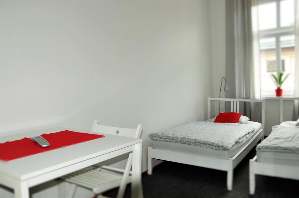 Hostel Awangarda Poznań Extérieur photo